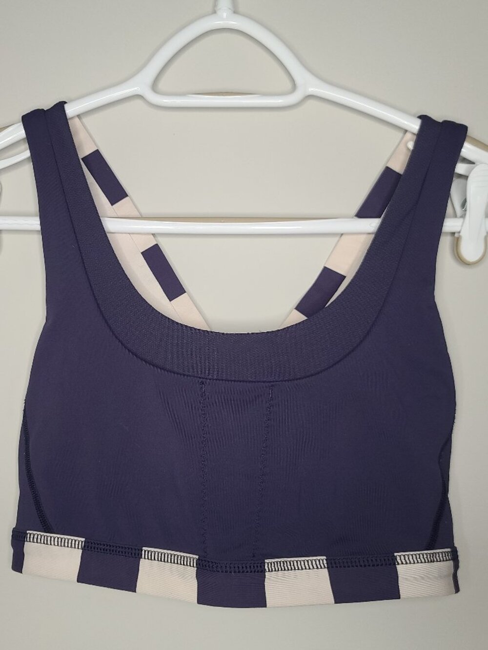 Lululemon Run Stuff Your Bra II Blue / White Pocketed Sports Bra Size 8